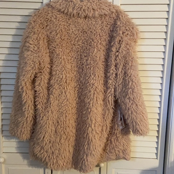 Faux fur, champagne coat… perfect weight… STUNNING AND SO UNIQUE - Picture 4 of 4